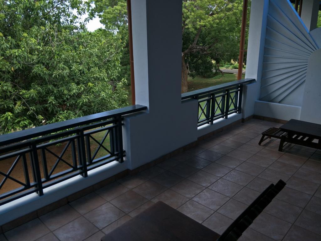Welcombe Hotel Trincomalee Buitenkant foto