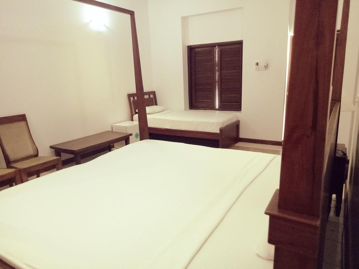 Welcombe Hotel Trincomalee Buitenkant foto
